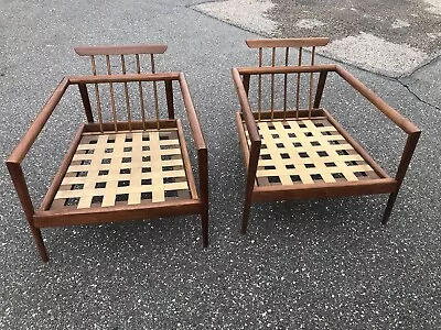 Exquisite Pair Of Edmund Spence Mid Century Modern Lounge Chairs  • $4750