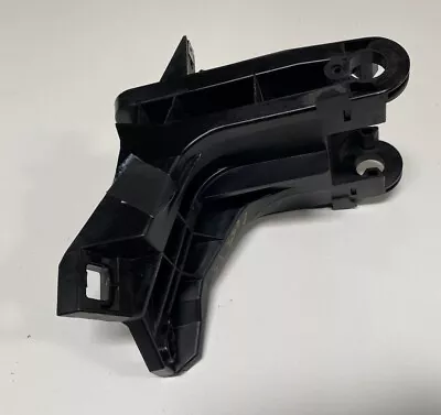 2000-05 Bmw E46 3-series Center Console Armrest Mount Bracket 8213678 • $49.99