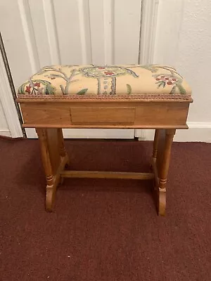 $199 • Buy Antique Needlepoint Wooden Vanity Or Piano Bench Seater Stool