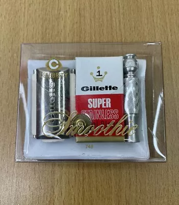 Vintage GILLETTE Travel SAFETY RAZOR Celebrity Smoothie Brand New Sealed • $75