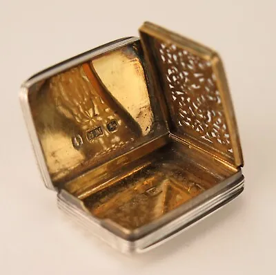 Victorian Silver Vinaigrette. Nathaniel Mills Birmingham 1835 • £465