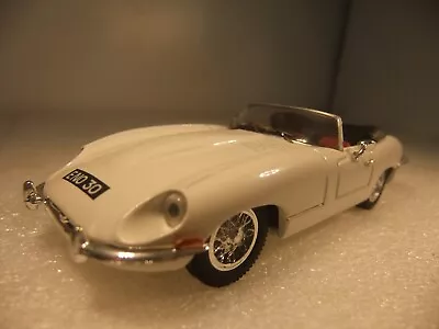 1:43 Vanguards VA49000 Jaguar E Type Open Top - Cream - MIB • £14.99