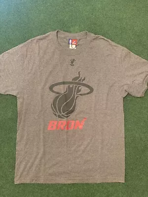 Miami Heat Lebron James NBA Basketball Mens Large Graphic T Shirt NBA Majestic • $16.90