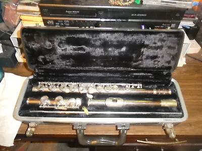 Bundy Flute With  Cleaning Rod And Case Vintage # 471800 • $45.99