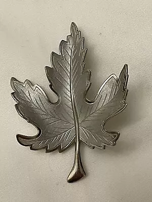 SIlvertone Shiny Brushed Curved Maple Leaf Brooch Pin Jewelry Vintage 1960's • $8.99