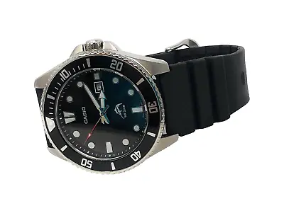 Casio Men's MDV106-1AV 200 M WR Black Dive Watch Black/Silver (MDV106-1A) NOS • $45