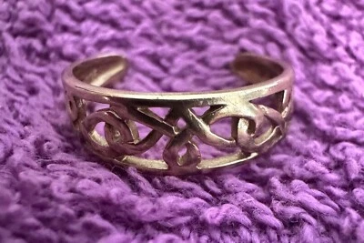GOLD TOE RING 375 9k JP17 • $56