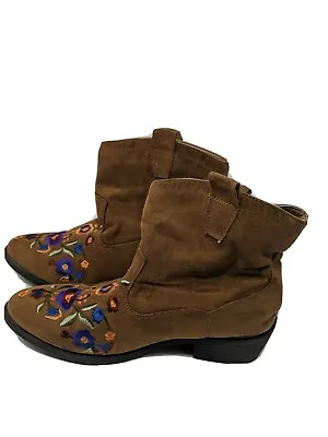 Mudd Embroidered Floral Casual Western Style Faux Leather Ankle Boots Size 9.5 • $32.30