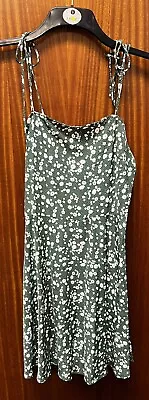 New Tagged Zaful Size 12 Green Dress With Floral Design Adjustable Length  • £16.99