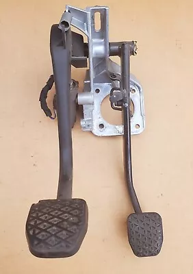 BMW E46 3 SERIES MANUAL PEDAL ASSEMBLY CLUTCH PEDAL ASSEMBLY 323i 325i 330i #02 • $179.99