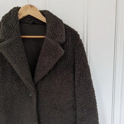 $20 • Buy UNIQLO Khaki Teddy Fleece Long Coat