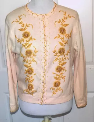 Vintage 50s 60s Pink Sweater Gold Beaded Size 40 B40 Cardigan • $25.99