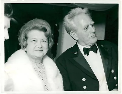 Mr And Mrs Uffa Fox - Vintage Photograph 1420927 • $13.90