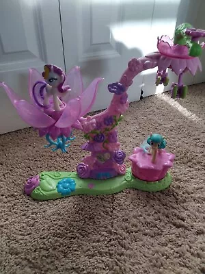 My Little Pony Twist And Style Petal Parlour Playset With Ponies 2005  • $18