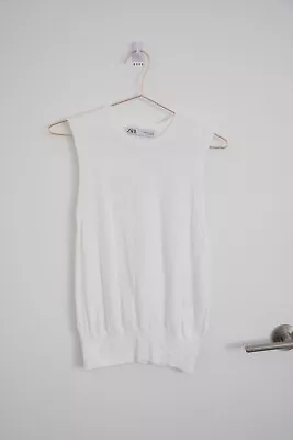 Zara White Sleeveless Knit Top Size M • $15