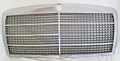 Mercedes-Benz Grille OEM 116-888-00-23 W126  • $100