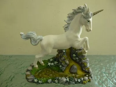 Small Unicorn K053 Land Of The Fairies & Unicorns T.M. 2000 Tudor Mint • £24.99