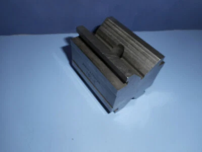 $31.99 • Buy Brown & Sharpe 750-E V-block, Used, W/o Clamp * 2.5  L X 2.0  W X 2.0  H