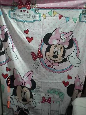 Minnie Mouse Single Duvet Set Comprising Of Duvet Cover And 1 Pillow Case. • £15