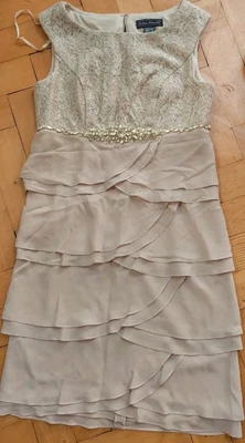 £5 • Buy Jessica Howard Beige Dress With Lace And Bead Details. Size 10
