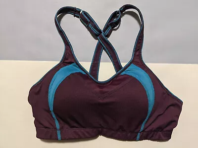 NWOT! 34CD-36C Moving Comfort Urban X-over Sports Bra - Brooks - Medium • $19.50