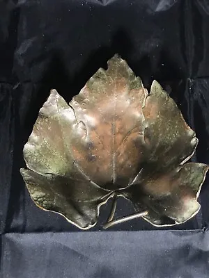 VINTAGE McCLELLAND BARCLAY LEAF TRAY DISH SOLID BRONZE . • $60