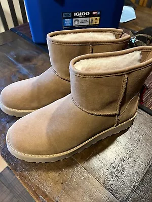 Women’s Ugg Boot With Zipper • $19.99