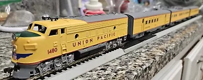 ATHEARN HO UNION PACIFIC  F7 Combine Mail Vista Dome And. Observation Cars • $49.99