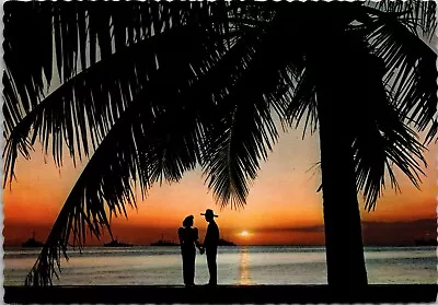 6 X 4  Postcard Manila Philippines Manila Bay At Night - Couple Palm Trees • $3.88