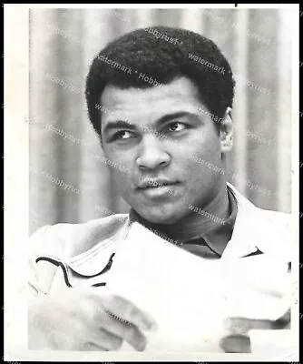 MUHAMMAD ALI Boxing Legend Champ 1977 Original Press Photo Type 1 • $40