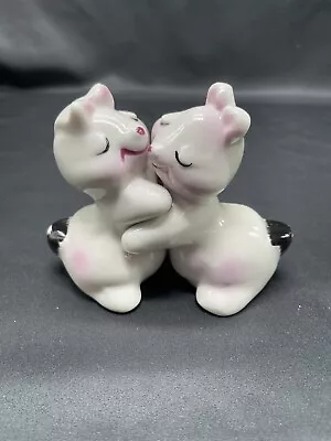 Vintage 1950's Van Tellingen Bunny Hugging Salt Pepper Shakers Set • $15