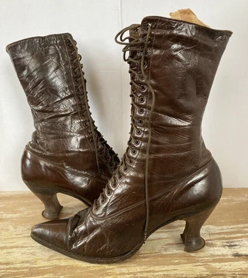 $65 • Buy Vintage Victorian Ladies High Top Lace Up Boots Brown Leather Narrow Pointy Toe