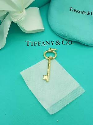 £774.99 • Buy Tiffany & Co. Rare Small Oval 18K 18Ct Yellow Gold Key Pendant Charm