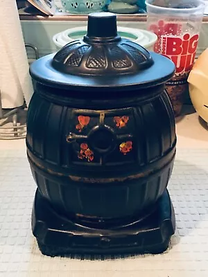 McCoy Black Pot Bellied Stove Cookie Jar  G213 • $35