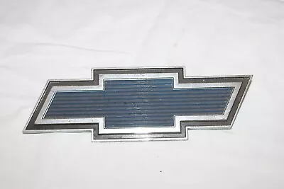 1973-1976 Chevrolet Chevy Silverado Grille Emblem Badge Bowtie Vintage 672810 • $29.95