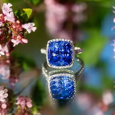 9.32ct Royal Blue Tanzanite & 0.43ct Diamond Platinum Ring • £6995