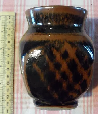 Nic Harrison Faceted Pottery Vase In Black To Rust Glaze -  Leach Tradition  • £15