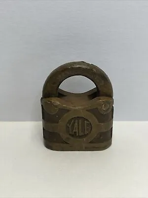 Vintage Yale & Towne Clover Brass Padlock Lock Y&T Vintage USA No Key! • $19.99