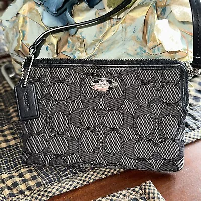 Coach Wristlet Black Gray  Peyton Signature EUC • $19.49