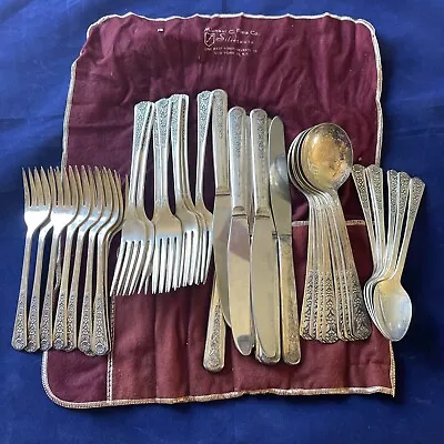 Meriden Silver 40 Pieces Antique Silverplate Set Spoons Forks Knives Floral • $120