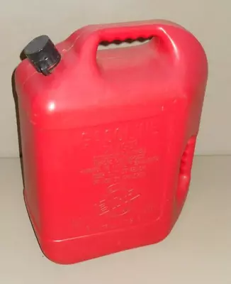 Blitz 6 Gallon 16 Oz 23.2 L Red Plastic Gas Can With Spout Vintage Pre Ban • $64.99