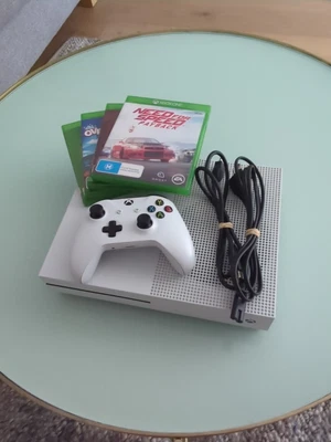 $259 • Buy Xbox One S 500GB Console, Controller, Cables, Games Bundle  - Same Day Dispatch