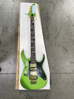 Green Body Electric Guitar 6 String Floyd Rose Bridge Gold Part Black Fretboard • $253