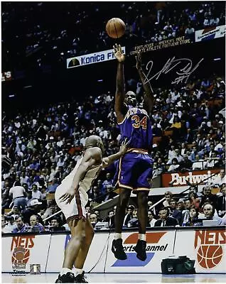 Charles Oakley New York Knicks Signed 16x20 Shooting Vs. Milwaukee Bucks Photo • $80.99