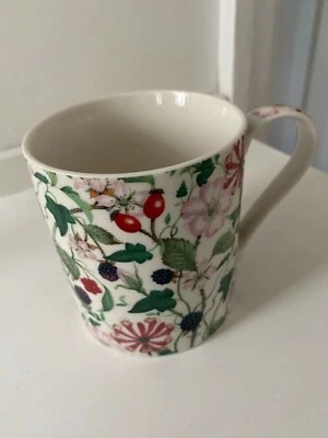 £9.95 • Buy Heron Cross Pottery Floral Mug - Hedgerow