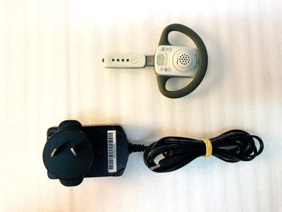 $16.13 • Buy Xbox 360 Microsoft Wireless Bluetooth Headset Earpiece WH01+ Charger L88