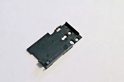 Märklin HO Decoder Retaining Plate E405040 Use With 21 Pin Decoders And Others   • $2.49