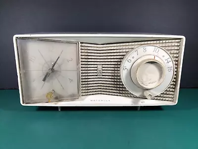 VTG Motorola | Tube Clock Radio | Model C21 | 1960s | FOR PARTS OR RESTORATION • $29.99