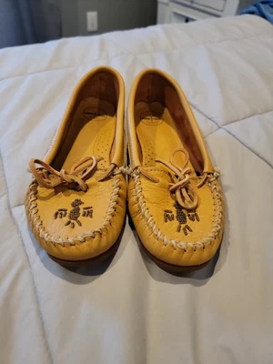$24.99 • Buy Limited Edition Minnetonka X Wren Kilty Moc Tan Brown 8.5 M Moccasins Excellent 