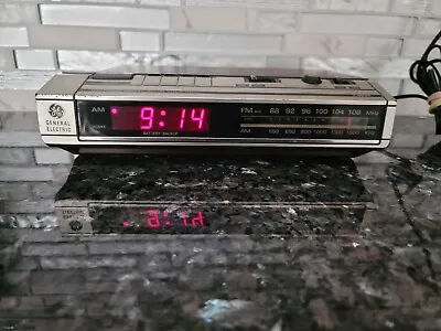 General Electric Vintage Model 7-4634A Digital FM/AM Alarm Clock Radio • $12.99